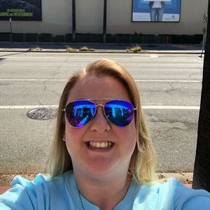 Meet your Posher, Bobbie